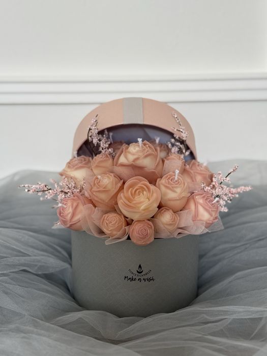 Букет от соеви свещи -кутий и керамични кашпи