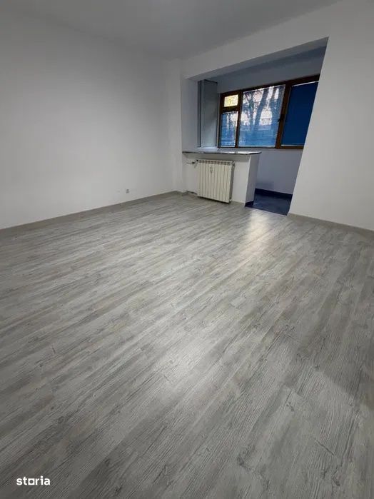 Garsoniera | Iancului |SPATIOASA| METROU |nemobilata|pretabil cabinet|