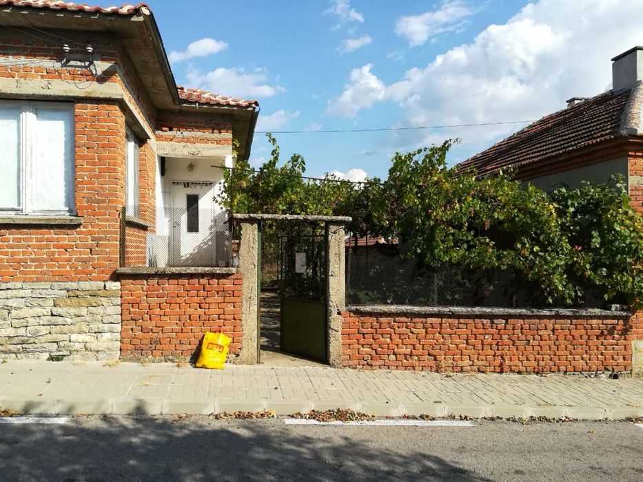 Продава се Къща в с. Подвис, Област Бургас - 85 кв.м за 360 €/кв.м - Снимка #2