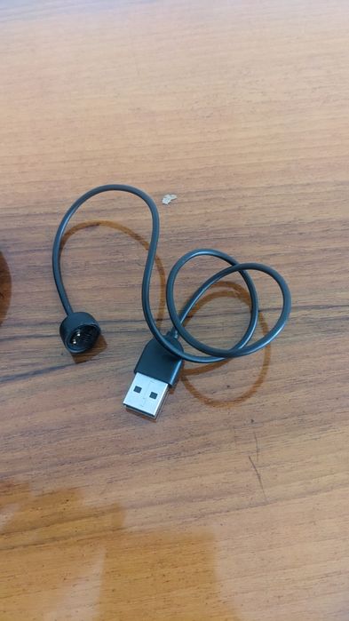 Отдам фитнес браслет Xiaomi