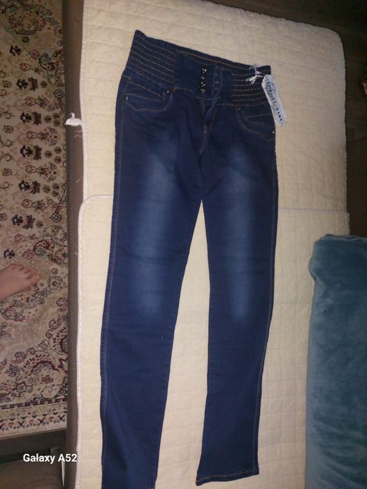 Продам джинсы...