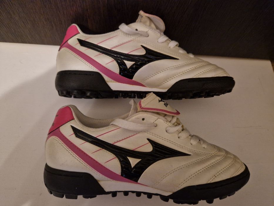 Ghete fotbal Mizuno mărime 36