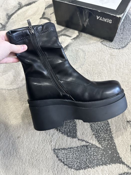 Продам ботинки  новые