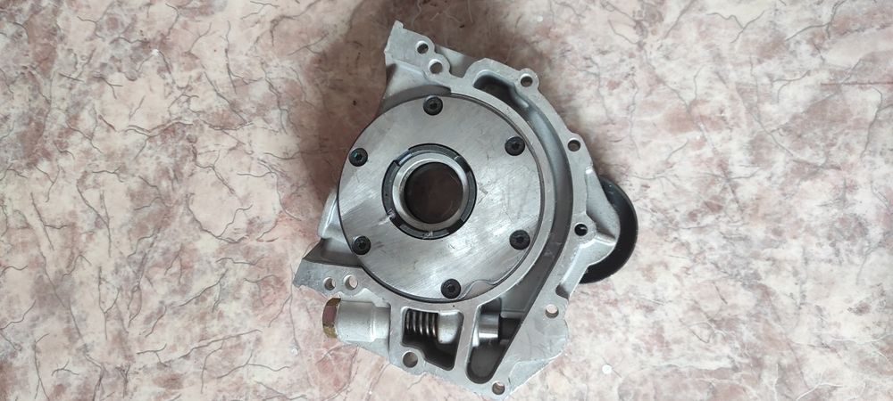 Насос  масляный Ауди