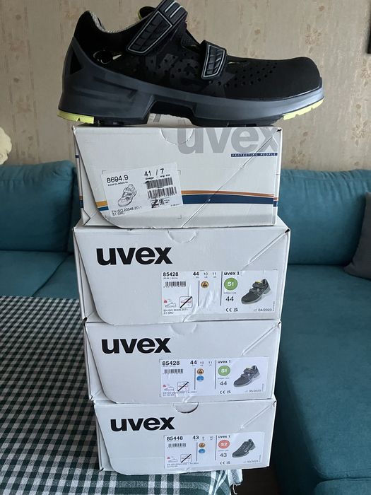 Работни обувки UVEX