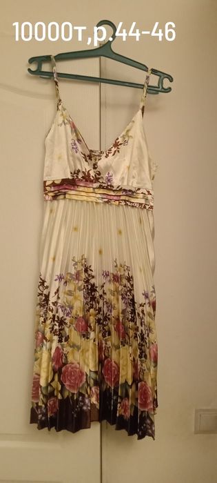 Платья вечерние, выходные