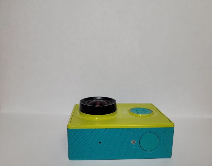 экшен камера Yi action camera
