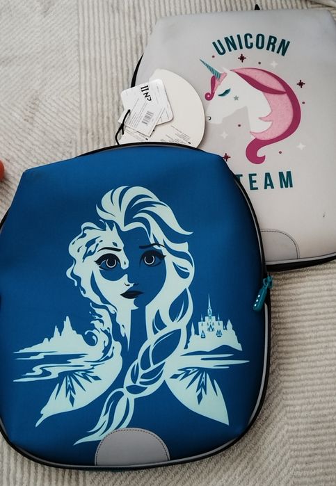 Fateteb- Ghiozdan  cu fata detasabila si spate de spuma si burete