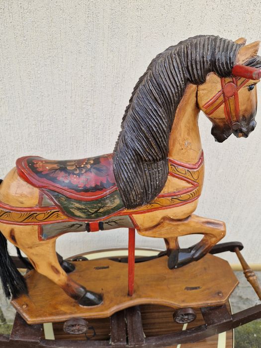 Уникална огромна антикварна дървена играчка люлка