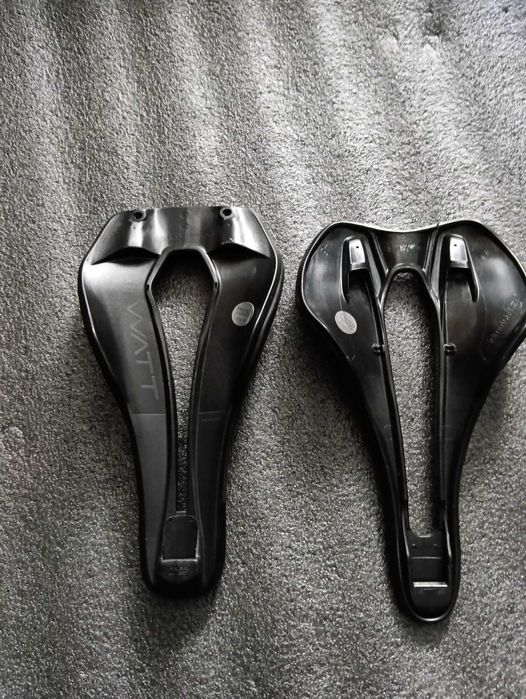 SET 2 Sa / Selle Italia / Scaun Cross Bicicleta