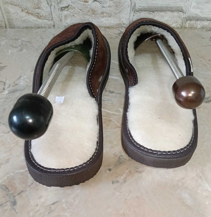 Papuci de casă imblaniți ,nr 48-49