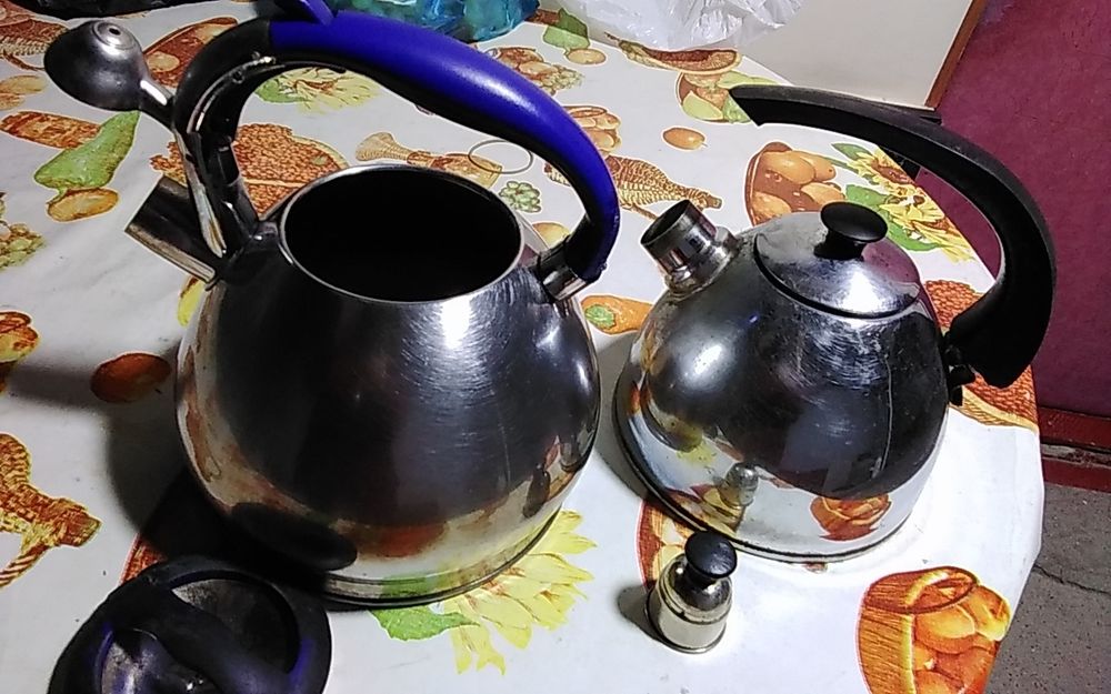 Чайники  2 шт. Нержавейка .