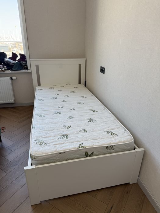 Кровать Ikea 90*200 + матрас.