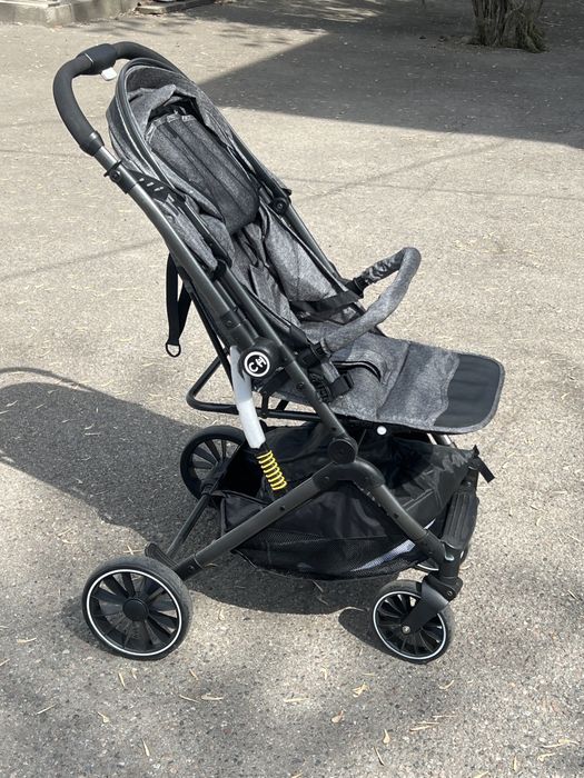 Детская коляска