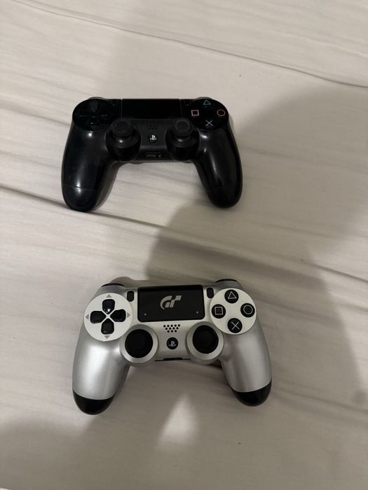 Продам PlayStation 4 в хорошем состоянии.