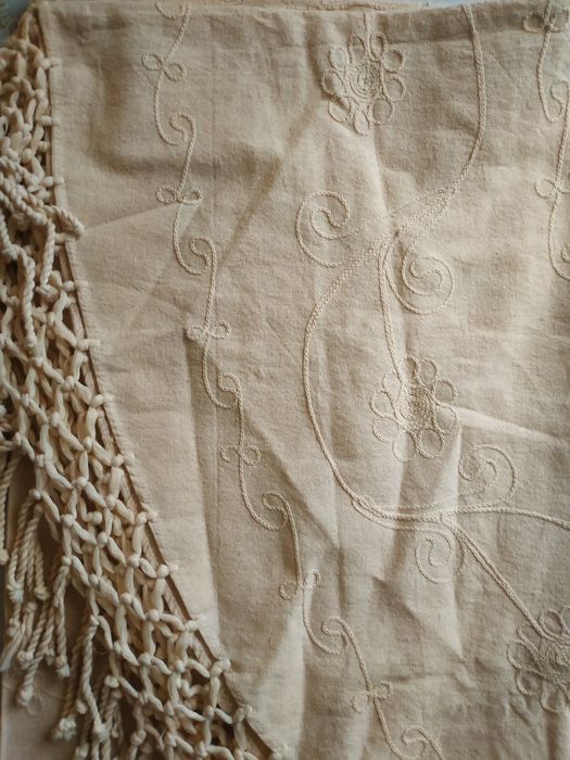 Скатерть на круглый стол