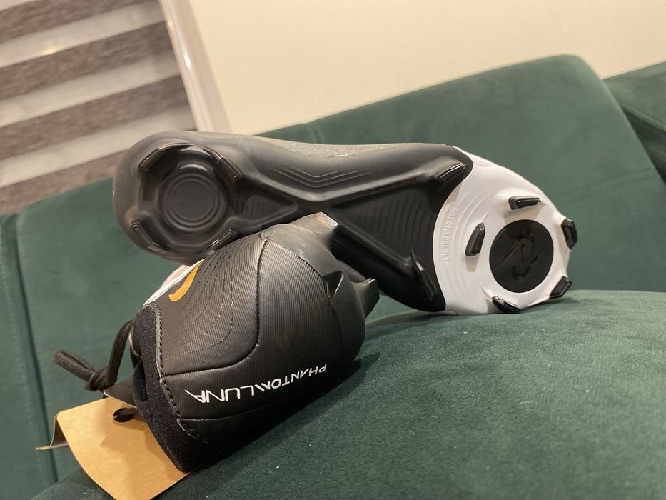 Чисто нови стоножки Nike