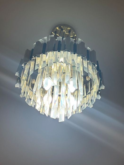 Продается люстры