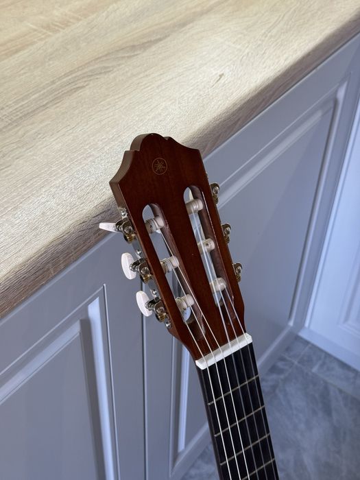 Yamaha c40 акустическая гитара