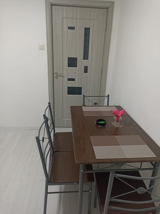 Închiriez garsonieră pe termen lung ,zona Vest