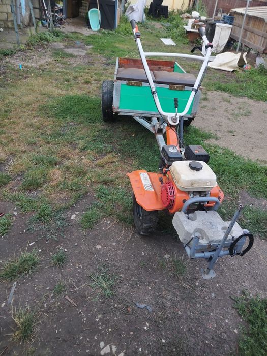 Vând motocultor Ruris