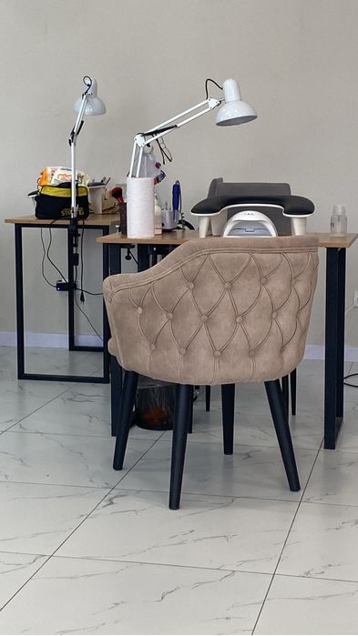 Сдам в аренду стол для маникюра