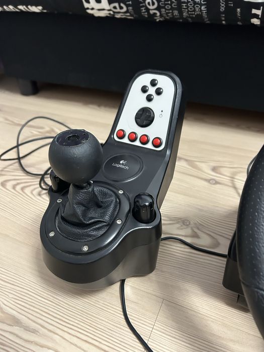 Logitech G25 cu schimbator