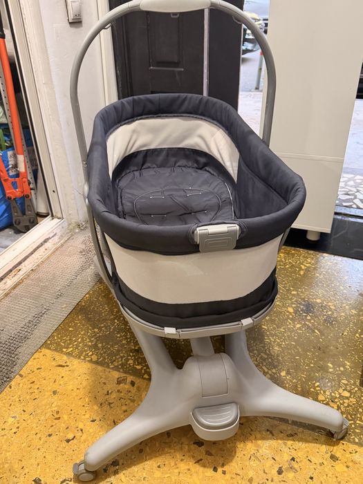 Продам стульчик люльку Chicco Baby Hug 4 в 1