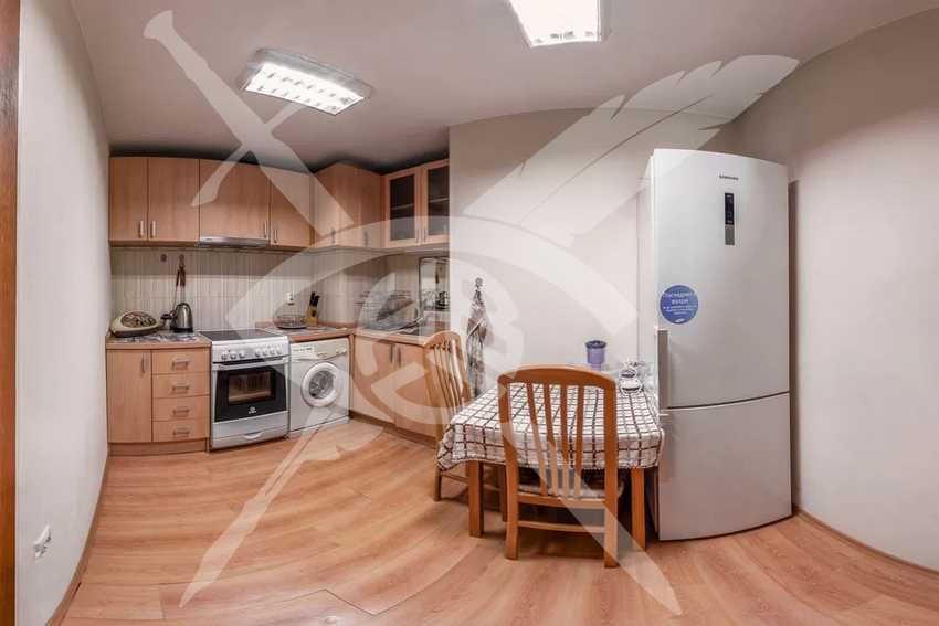 Дава се под наем Тристаен апартамент в Варна, Център - 110 кв.м за 700 € - Снимка #3