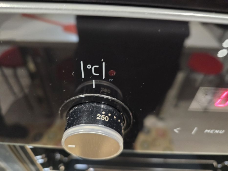 Cuptor hansa incorporabil in stare perfecta.