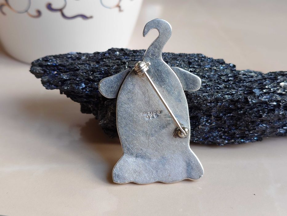 Brosa din  argint Mexico  cu un catel