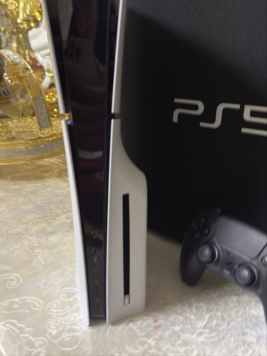 Playstation 5 slim, 2 джойстика , 32 игры