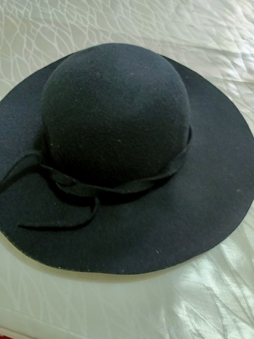 Срочно продам шапочку модную