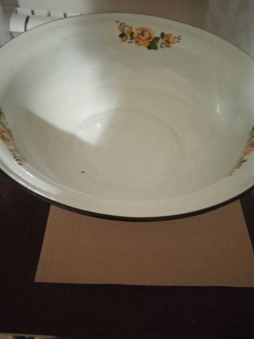 Таз эмалированный новый