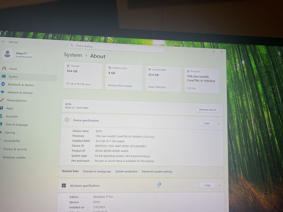 Razer Blade 16 / Intelcore I9 13950HX / 32GB RAM / RTX 4070