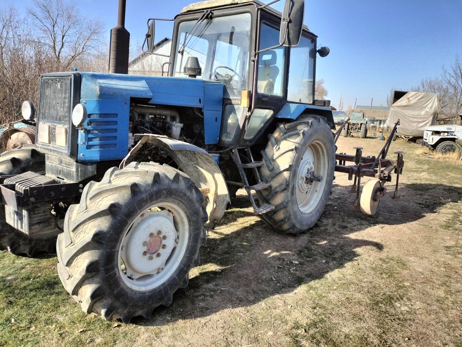 Трактор Мтз 1221