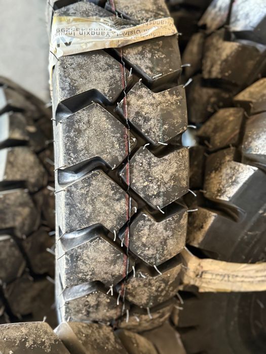 Шины для погрузчиков в ассортименте