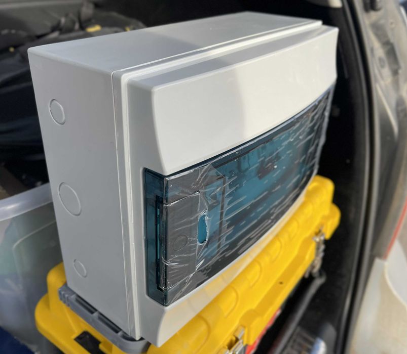 Професионални AC/DC Табла за Соларни Системи и Фотоволтаици