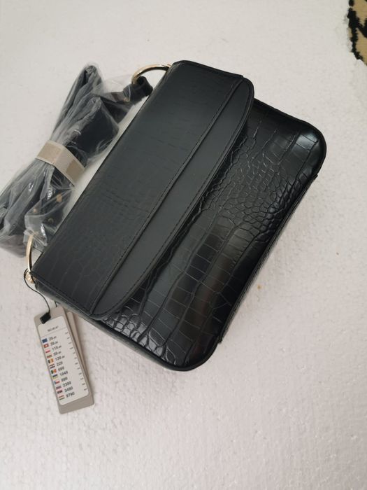 Чанта черна чанта