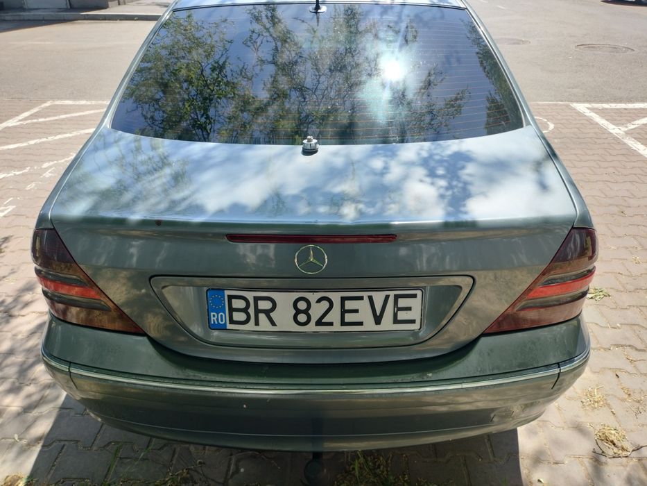 Vând Mercedes w203