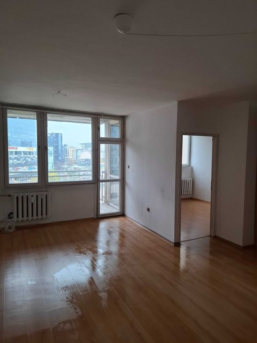 Продавам двустаен апартамент