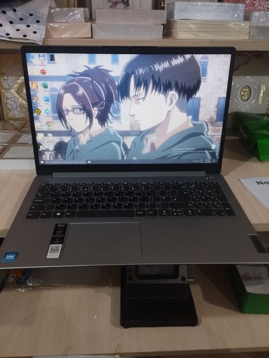 Lenovo noutbuk sotiladi