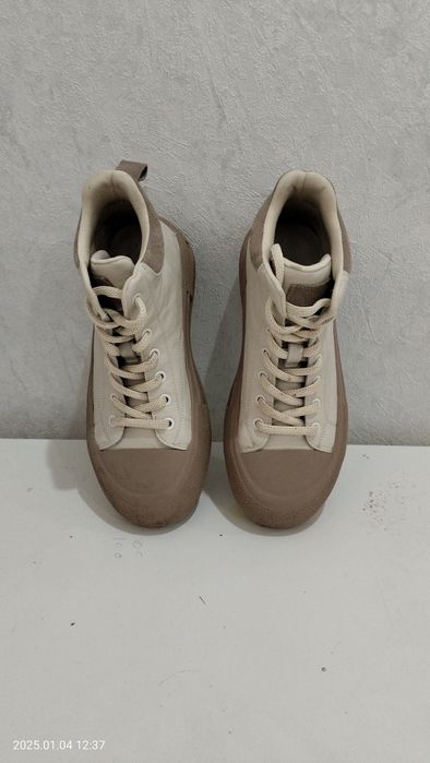 Продам женские ботинки 38 размер