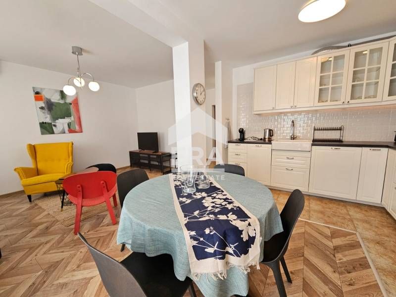 Дава се под наем Тристаен апартамент в Варна, Цветен квартал - 114 кв.м за 850 € - Снимка #3