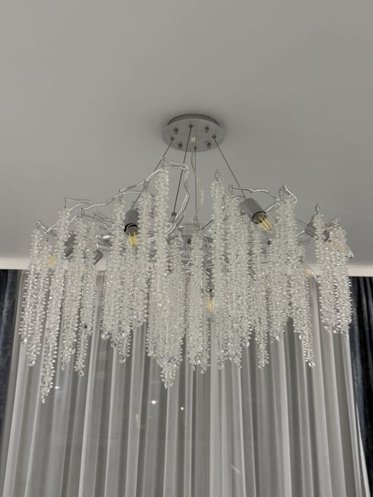 Продам люстру в идеальном состоянии