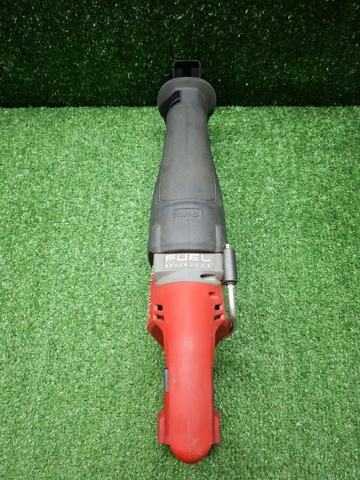 Саблен трион на Milwaukee M18 CSX