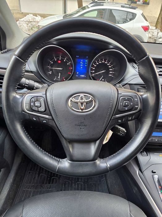 Toyota Avensis 2018 2.0 Benzină Automată Full 120.000 km România