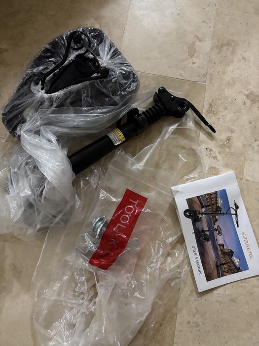 Vand trotineta electrica JRH , este impecabila