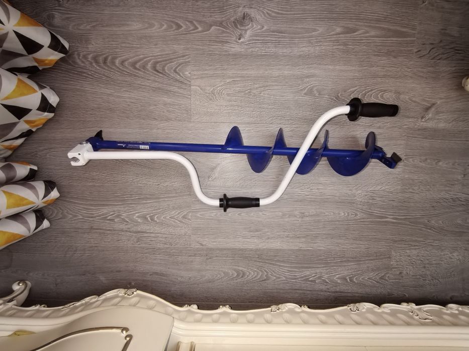 Ледобур ручной..