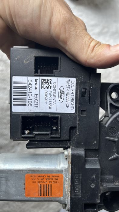 Ford Focus 2004- моторче предно дясно стъкло